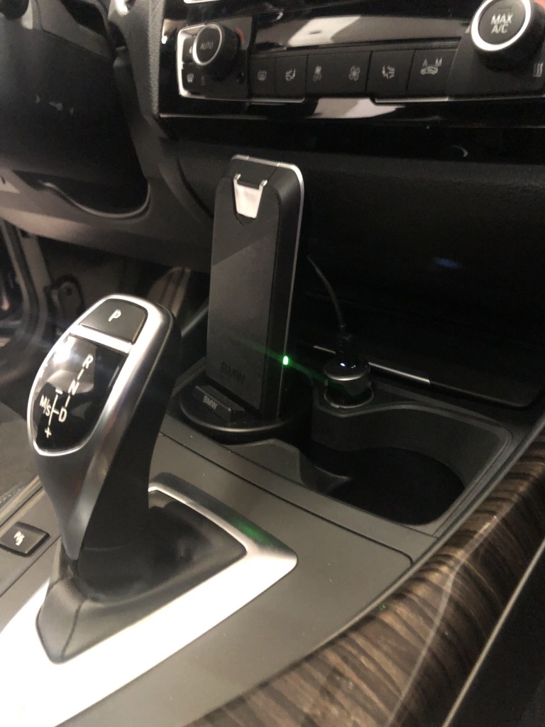 Chargeur à induction porte-gobelet BMW 